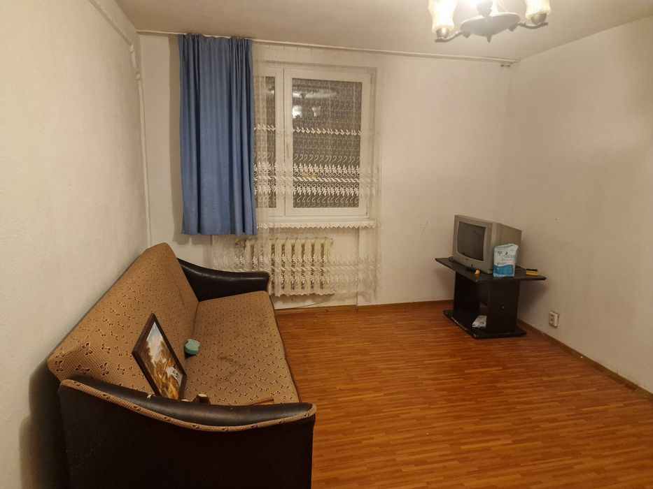 Apartament o camera,40mp,decomandat,Dărmănești, centrala,termopane