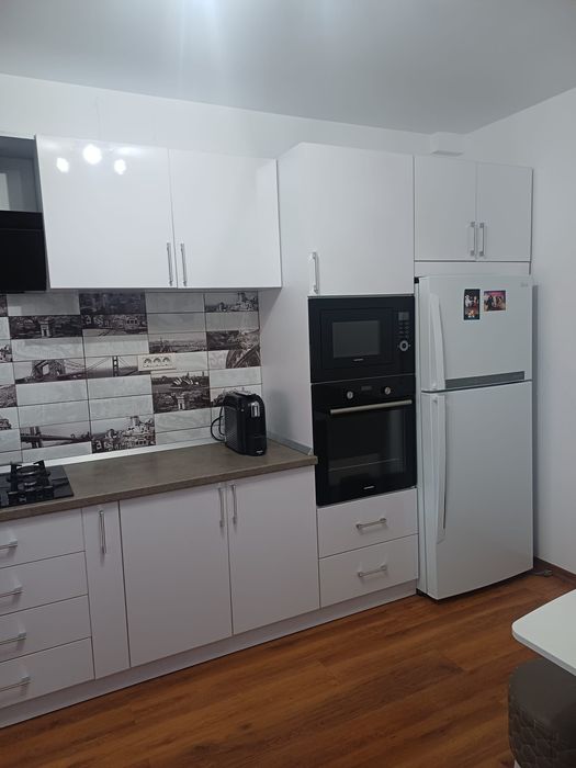 Vând Bucătărie Mobilier + Electrocasnice