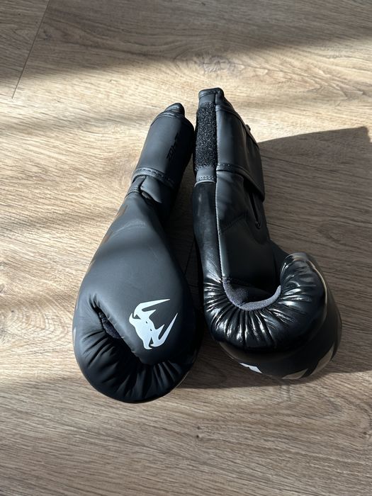 Manusi de box venum 14 oz noi