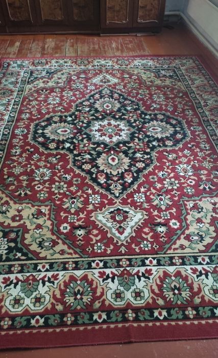 Продам ковер (330×245)