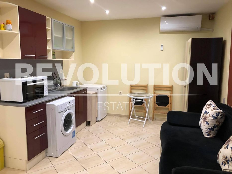 Дава се под наем Едностаен апартамент в Варна, Център - 40 кв.м за 475 € - Снимка #1