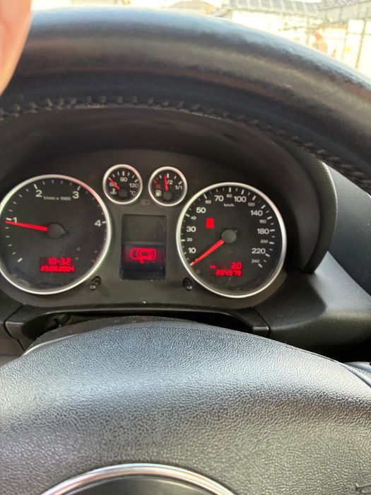 Vând Audi A2  an fabricație 2002