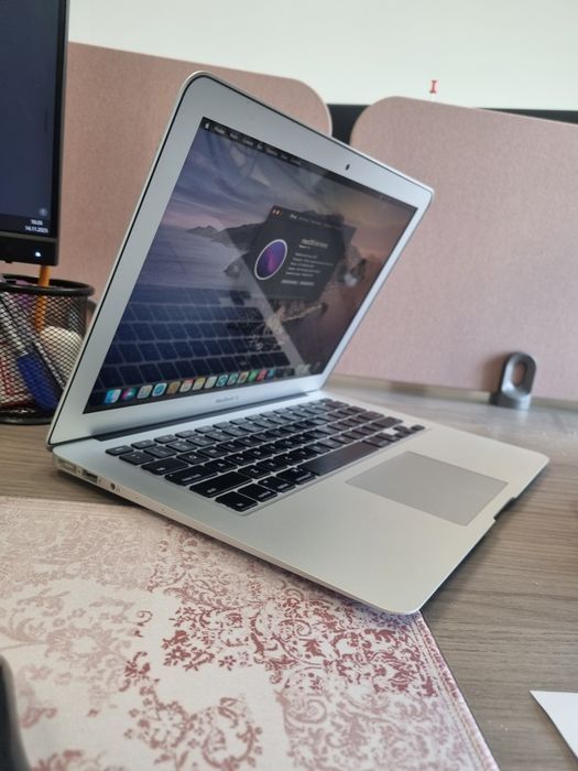 Macbook Air 13" 2017
https://mac77.ru
Macbook Air 13″ (2017) i5 1.8 ГГ