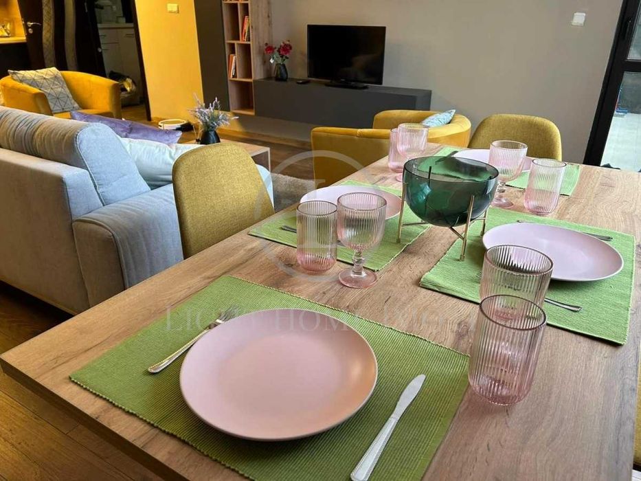 Продава се Тристаен апартамент в Пловдив, Кючук Париж - 118 кв.м за 1348 €/кв.м - Снимка #2