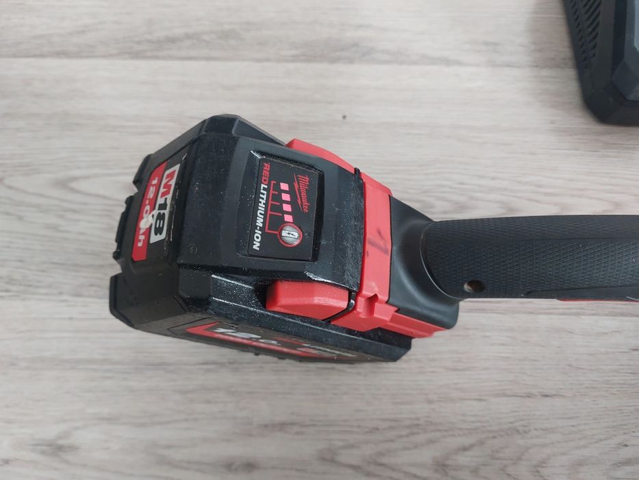Flex mare 230 mm milwaukee M18 FLAG230XPDB, stare perfectă