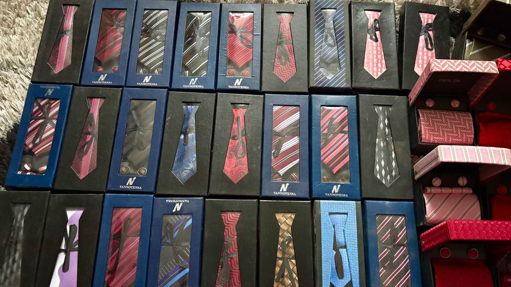 Cravate de vânzare
