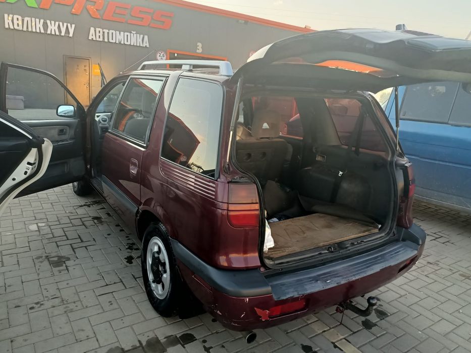 Продам Мицубиси Спейсвагон