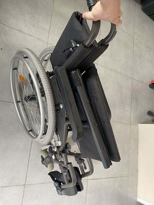 Продам ивалидную каляску