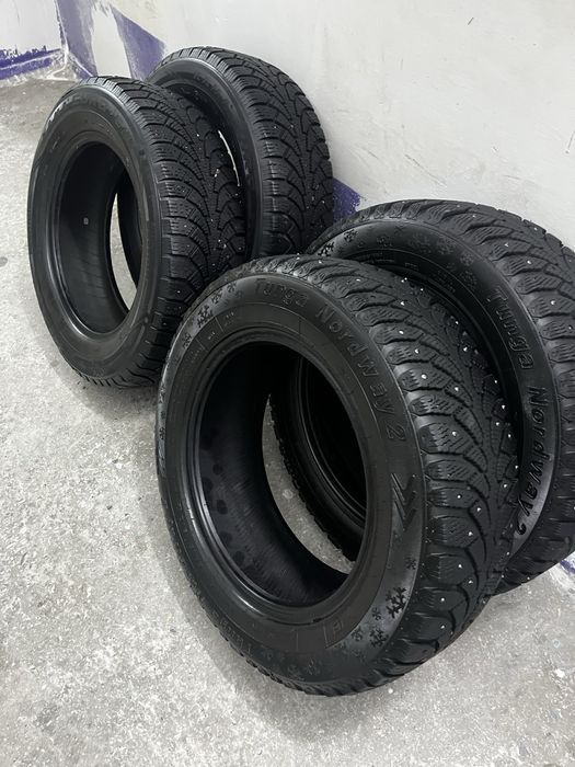 Продам комплект зимней резины R15