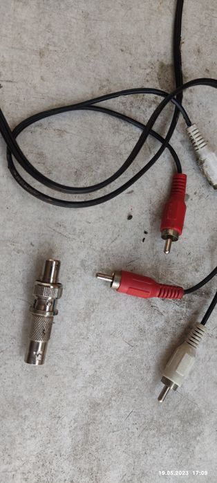 Конектора для антенны.