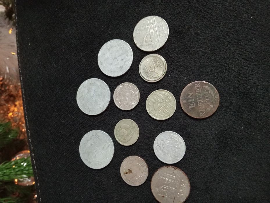 Vând monede vechi