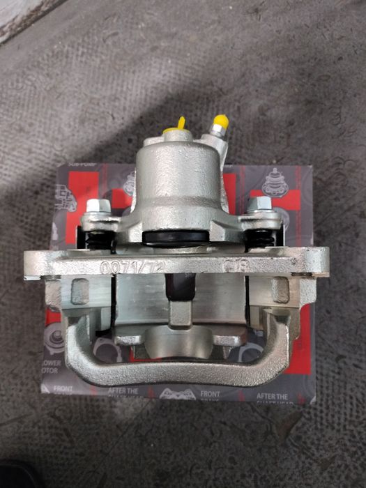 Суппорт тормозной задний Lexus LX 470