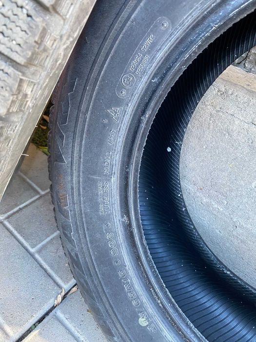 Шины зимние Bridgestone 215/65/R16