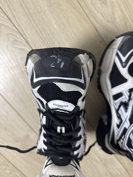 balenciaga runner 43 size