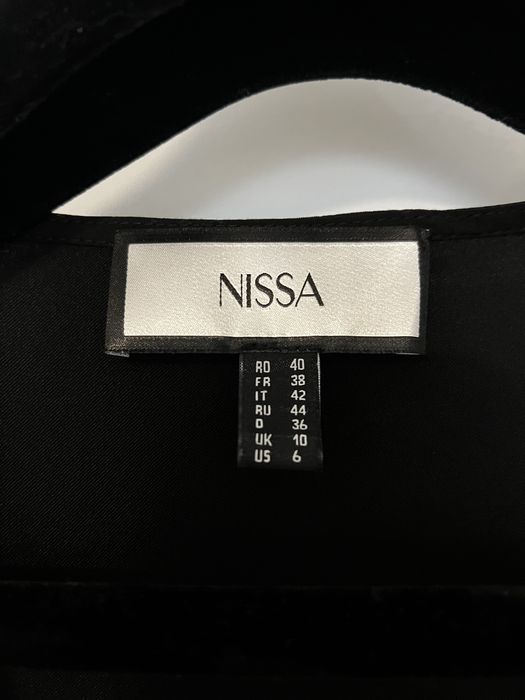 Rochie neagră de la Nissa