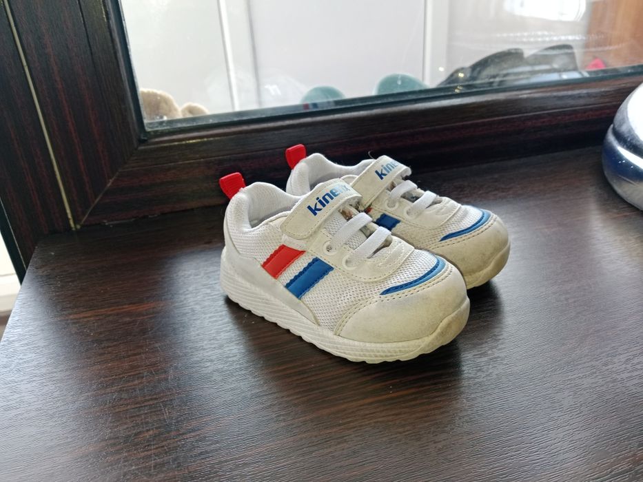 Кроссовки детские