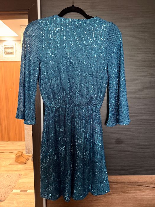 Синя рокля с пайети Reserved