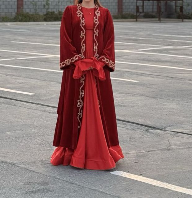 Платья продаются