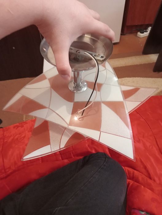 Люстрв новая на бульваре