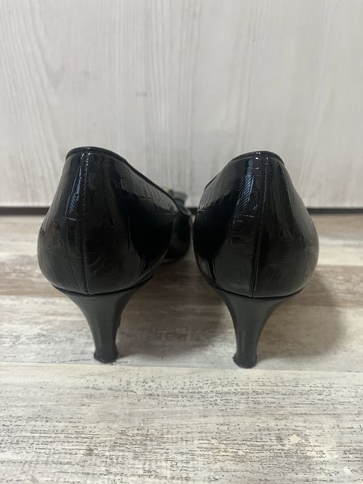 Оригинални токчета лачени bally 38 н cesare paciotti