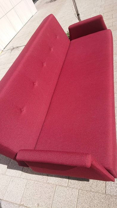 Разтегателен диван с дължина 1.80m.