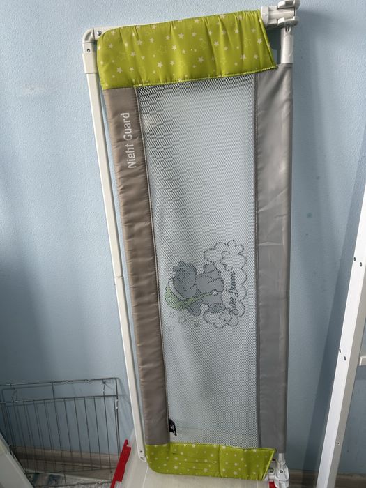 Продам защитный бортик для кровати