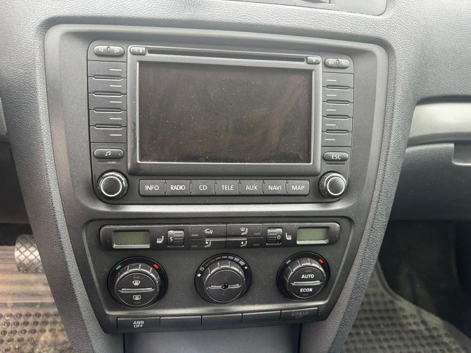 Vând scoda Octavia w