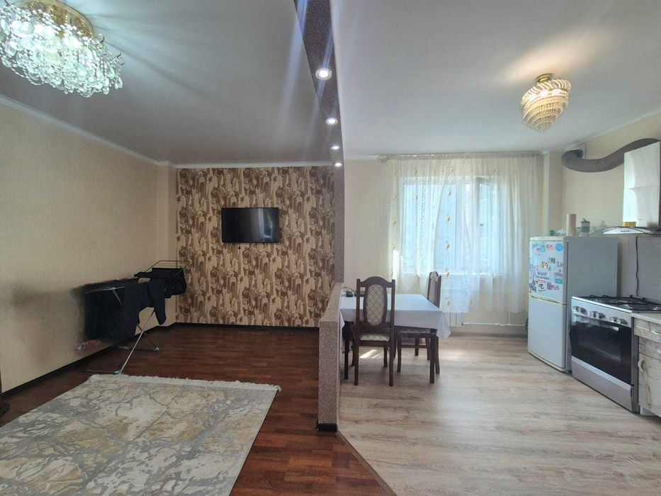 Продам просторную  2комн кв на 9мкр,