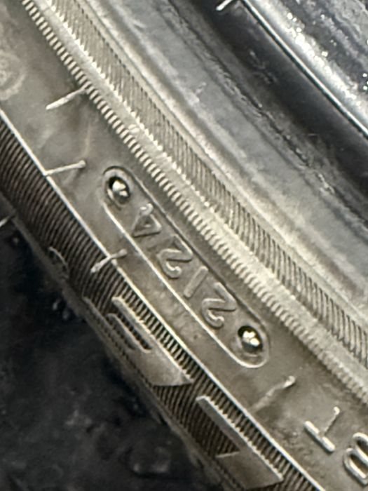 Зимня резина 235/45/18