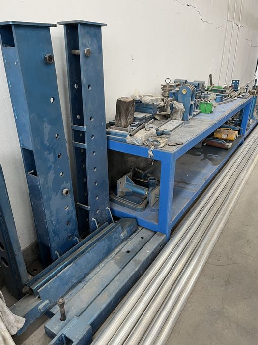 Стенд за разпъване на коли и камиони