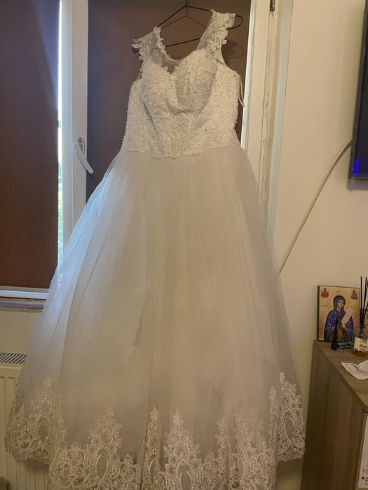 Rochie de mireasa folosita odata