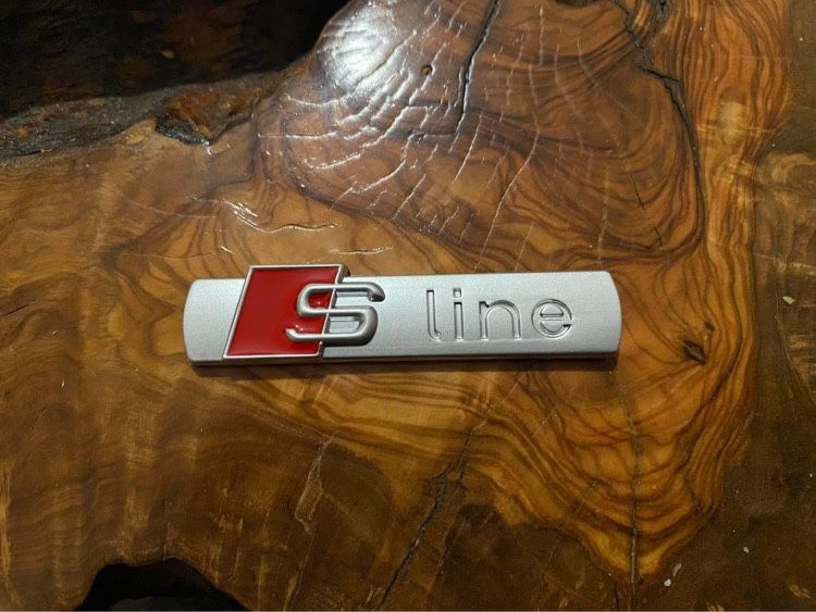 Емблема audi S-line за калниците,лайсните A3 A4 A5 A6 A8