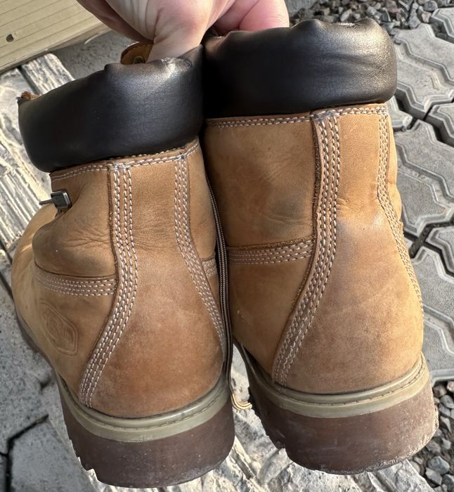 Продам ботинки 42 размера.
