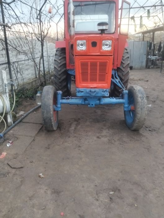 Vând Tractor U650