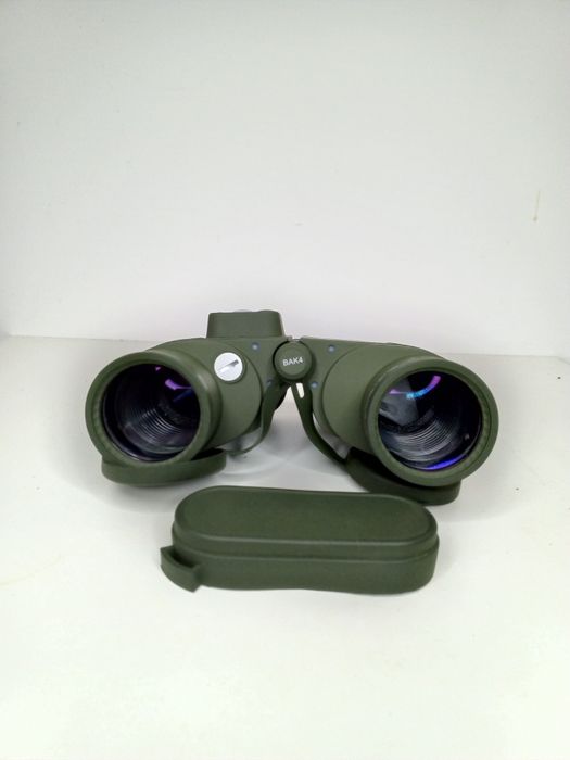 Продается бинокль NATO 10x50 левая линза сбита
