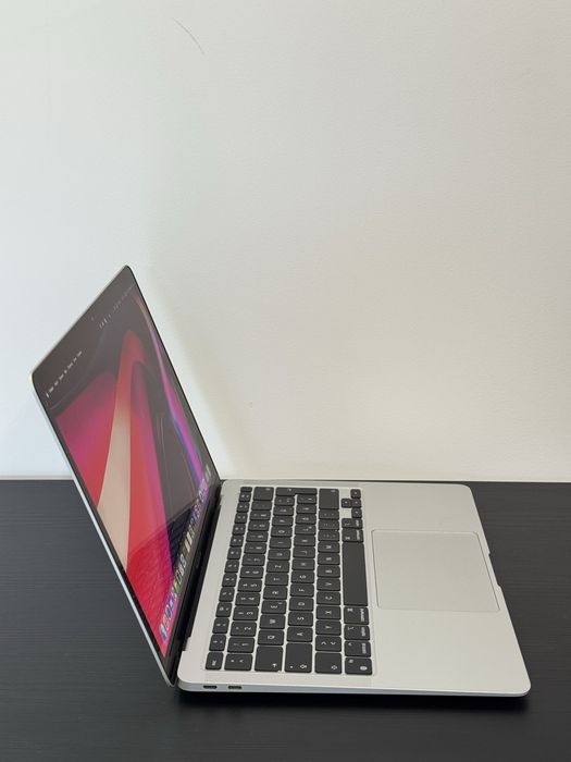 MacBook Air M1 2020 13” 8GB RAM 512GB SSD, stare excelentă