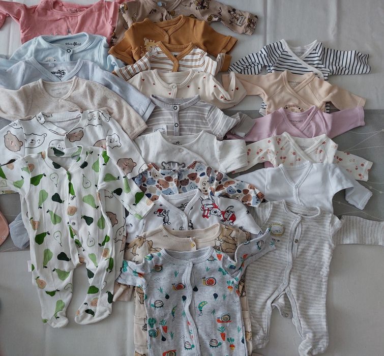 Vând hăinuțe de copii