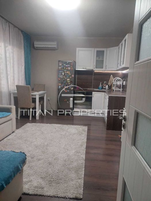 Продава се Тристаен апартамент в Пловдив, Тракия - 60 кв.м за 1967 €/кв.м - Снимка #1