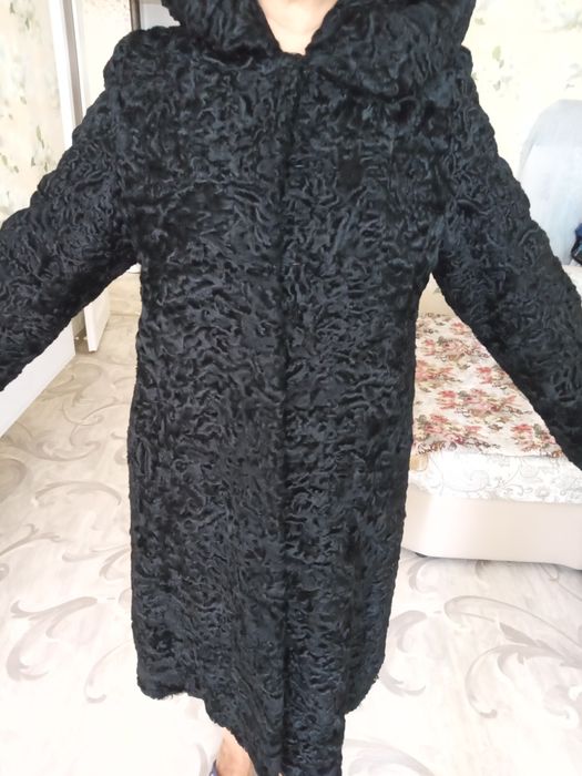 Шуба каракулевая