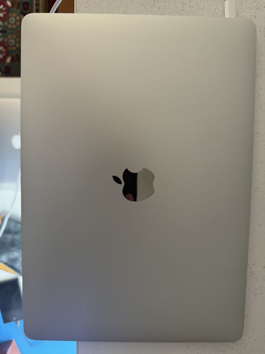 Macbook Pro 2017/i5/8/128/ideal