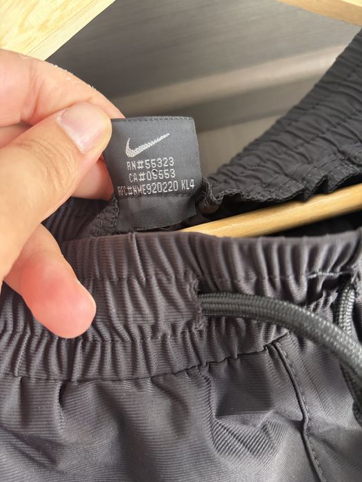 Vand Pantaloni de trening Nike