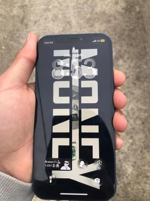 Iphone 12 este prefect functional