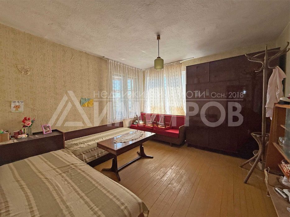 Продава се Къща в Нови пазар - 62 кв.м за 1049 €/кв.м - Снимка #17