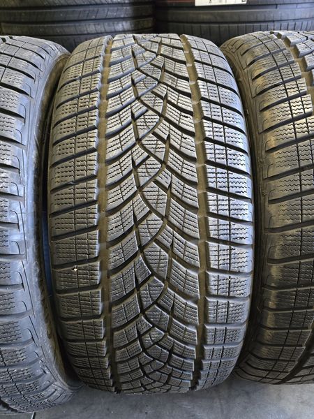255/40/21 GOODYEAR 4бр