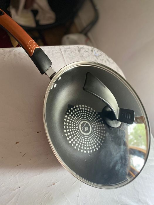 Сковородка 32см сатылады