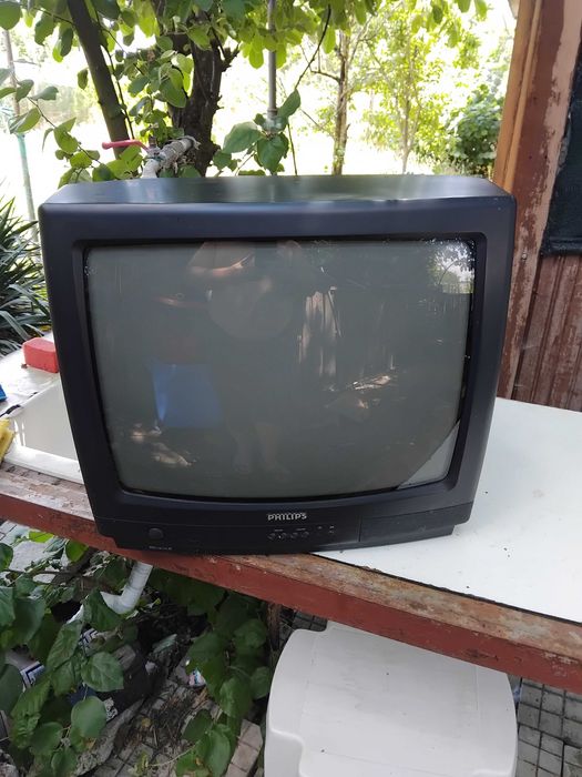 Подарявам телевизия philips