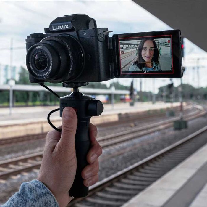 Camera foto/video Panasonic Lumix DC-G100 4K/obiectiv 12-32mm/Grip/SD