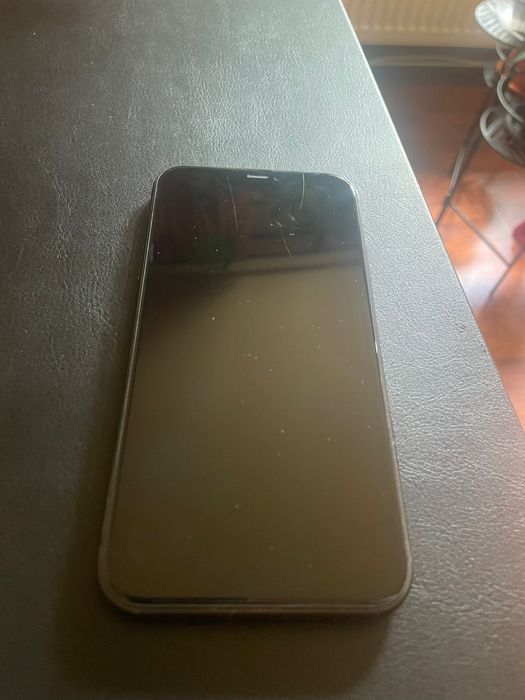 Iphone 11  / husa inclusa