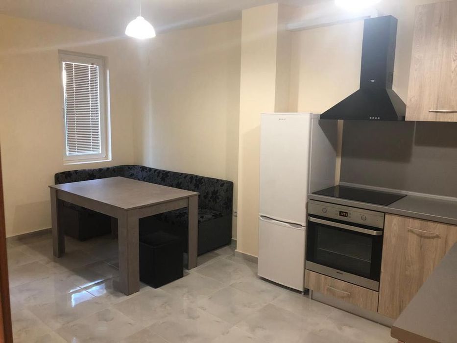 Дава се под наем Двустаен апартамент в Варна, Център - 50 кв.м за 357 € - Снимка #1