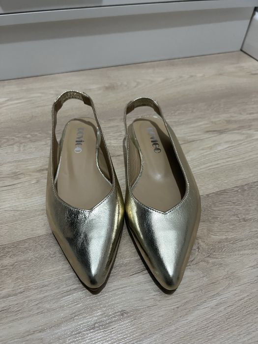 Продам новые босоножки